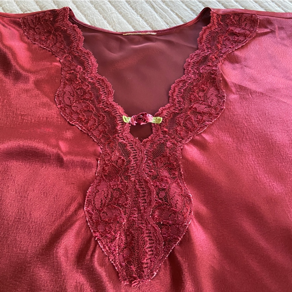 Vintage 80s Cranberry Satin Short Sleeve Nightgown - Size S - Picture 10 of 12